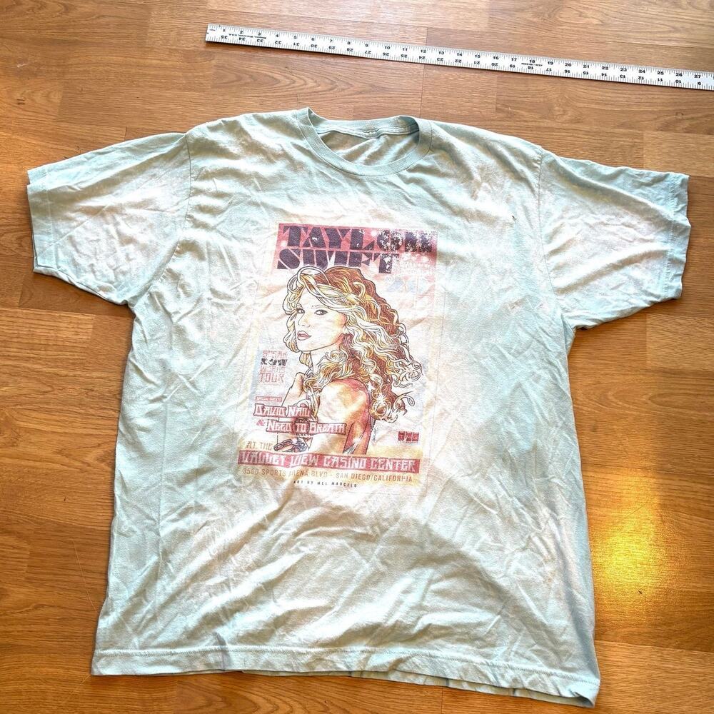 TAYLOR SWIFT BAND TEE SHIRT LARGE